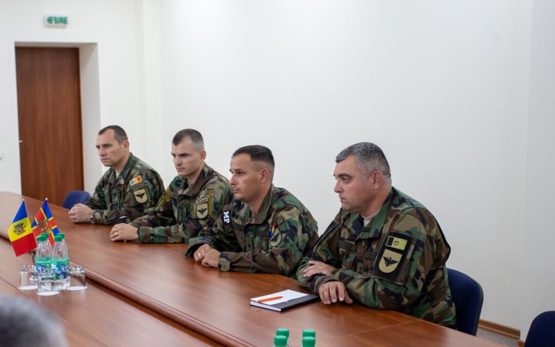 Doi ofițeri ai Armatei Naţionale au plecat în EUTM Somalia